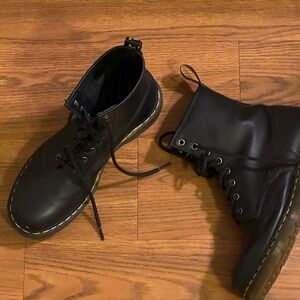 Doc Martins high top shoes